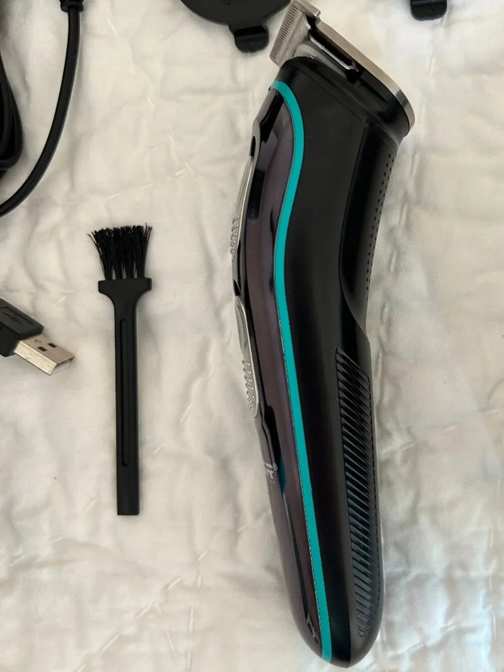 Men’s Cordless Trimmer in Black with Teal Accents